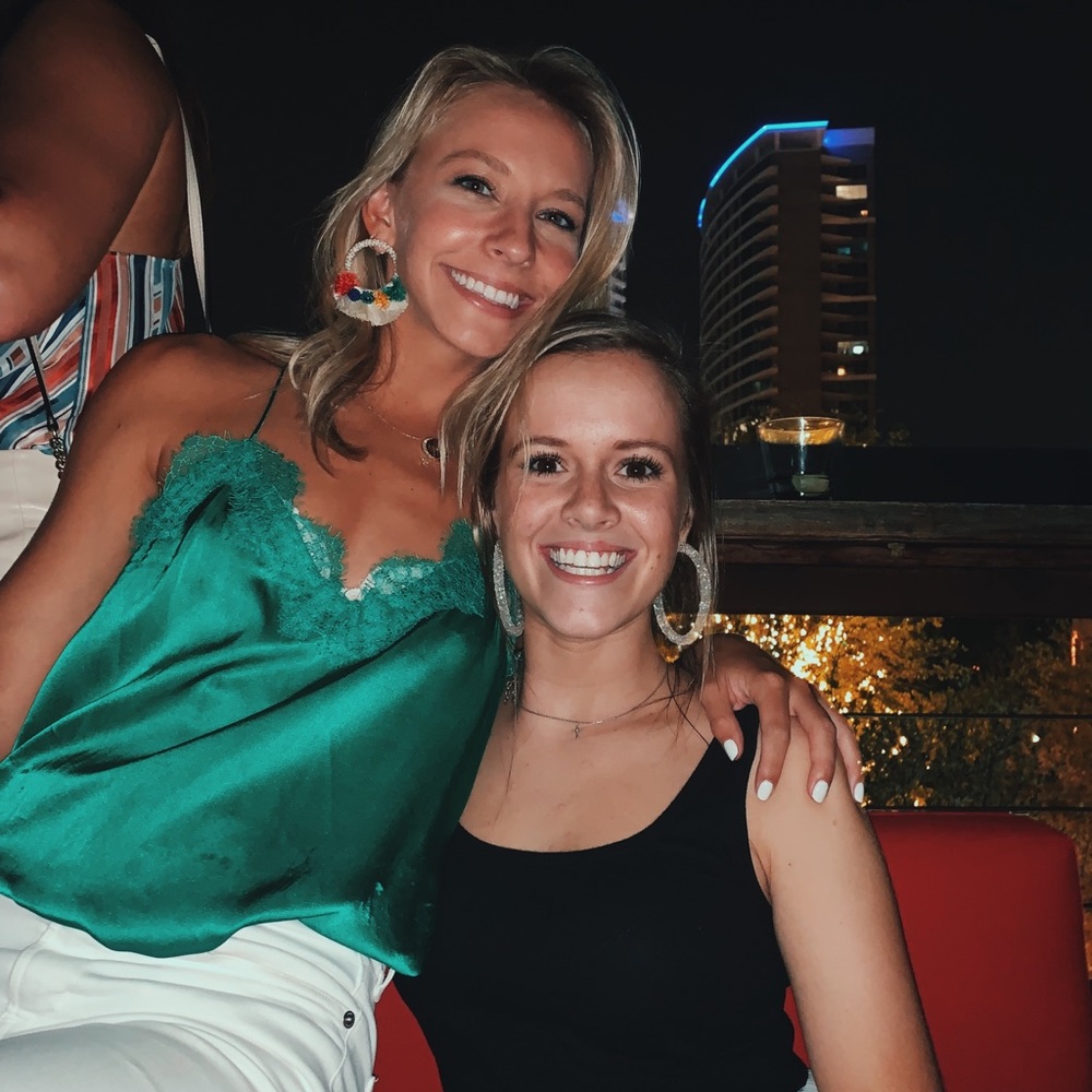 Meet your Posher, Elizabeth